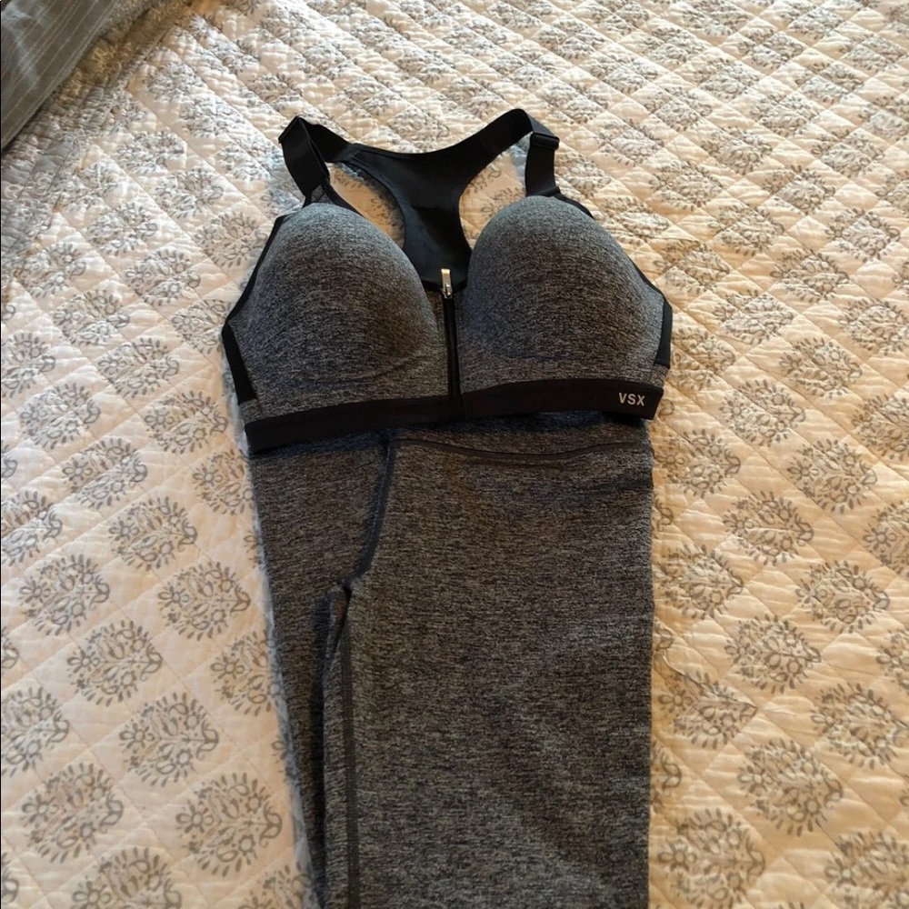 Victoria's‎ Secret's - Picture 6 of 7